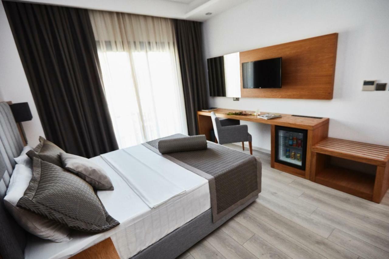 Çeşme Ruwais Hotel מראה חיצוני תמונה